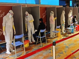 'हाथों पर स्टांप, RT-PCR टेस्ट की लंबी कतार', बेंगलुरु हवाई अड्डे पर UK से आए यात्रियों का हाल 'हाथों पर स्टांप, RT-PCR टेस्ट की लंबी कतार', बेंगलुरु हवाई अड्डे पर UK से आए यात्रियों का हाल
