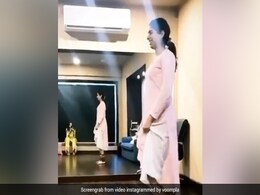 खुशी कपूर ने पैरों में घुंघरू बांधकर किया कथक डांस, जाह्नवी कपूर ने बनाया वीडियो खुशी कपूर ने पैरों में घुंघरू बांधकर किया कथक डांस, जाह्नवी कपूर ने बनाया वीडियो