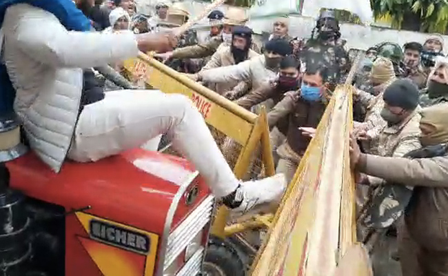 Haryana Protesters Push Past Police Barricade Outside BJP Minister House