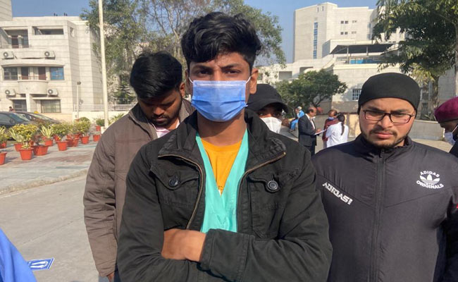 "Extremely Difficult 10 Months": 20-Year-Old Mortuary Cleaner Gets Vaccinated