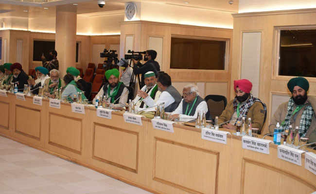 Centre-Farmer Meet Starts With 2-Minute Silence For Protesters Who Died