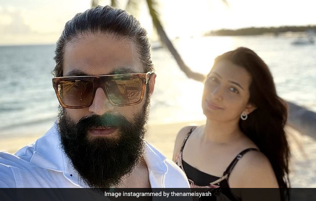<i>KGF</i> Actor Yash Is Vacationing With His Family In Maldives. Pics Here
