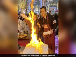 नोरा फतेही बनीं शेफ, आग में डिश बनाती आईं नजर- देखें वायरल Video नोरा फतेही बनीं शेफ, आग में डिश बनाती आईं नजर- देखें वायरल Video