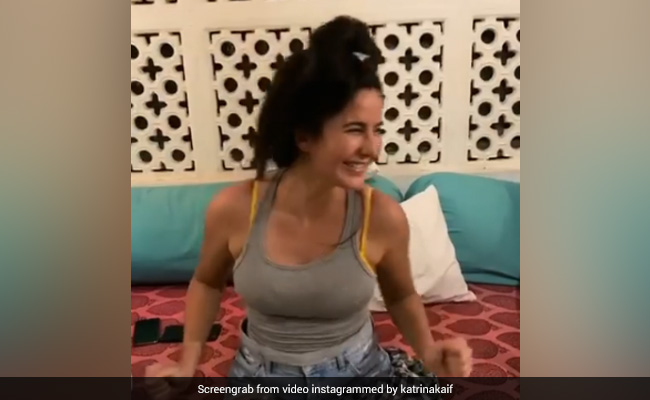 Katrina Kaif ने पलक झपकते ही खास अंदाज में बनाए बाल, बार-बार देखा जा रहा है एक्ट्रेस का Funny Video