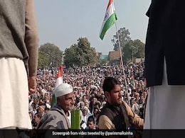 'पुलिस आई, लाठियां बरसाईं और उखाड़ ले गई तंबू', बड़ौत में ऐसे जबरन खत्म कराया किसानों का धरना 'पुलिस आई, लाठियां बरसाईं और उखाड़ ले गई तंबू', बड़ौत में ऐसे जबरन खत्म कराया किसानों का धरना