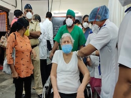 Coronavirus से अंतिम जंग, टीकाकरण के पहले दिन की देखिए यह खास तस्वीरें Coronavirus से अंतिम जंग, टीकाकरण के पहले दिन की देखिए यह खास तस्वीरें