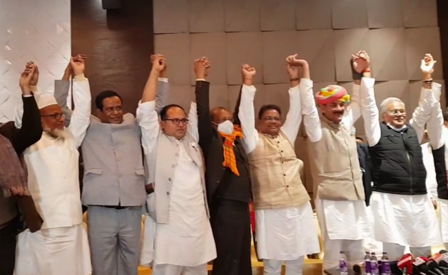 असम : AIUDF के साथ गठबंधन पर BJP ने दिया 'कम्युनल' का ठप्पा, कांग्रेस बोली- 'हमने लक्ष्मण रेखा.....'