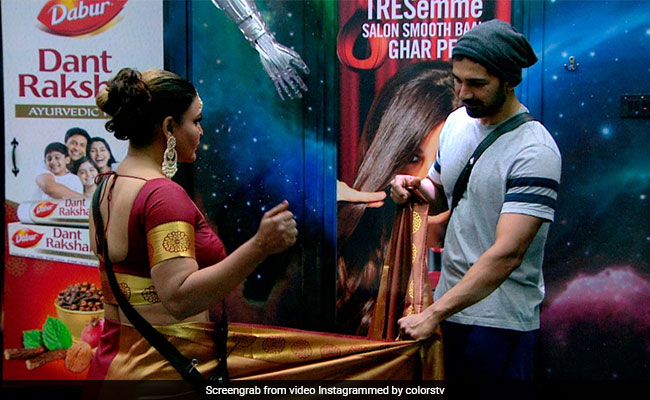 Bigg Boss 14: अभिनव शुक्ला ने राखी सावंत को सिखाया साड़ी पहनना, रुबिना दिलैक का यूं आया रिएक्शन- देखें Video