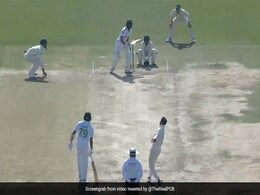 Pak Vs SA: 1 मिनट के Video में देखें फवाद आलम का तूफान, छक्का जड़कर ठोक डाला शतक Pak Vs SA: 1 मिनट के Video में देखें फवाद आलम का तूफान, छक्का जड़कर ठोक डाला शतक