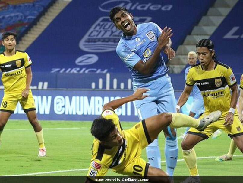 ISL: Resilient Hyderabad FC Holds Fort Against Mumbai City FC In Goalless Draw ISL: Resilient Hyderabad FC Holds Fort Against Mumbai City FC In Goalless Draw