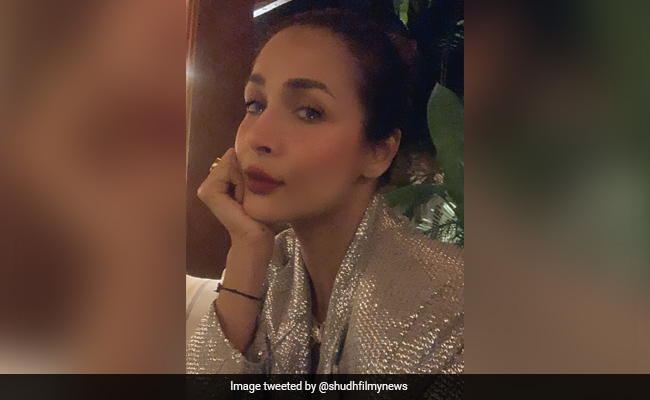 मलाइका अरोड़ा ने अपने गर्ल गैग के साथ यूं सेलिब्रेट किया न्यू ईयर, Photo हुईं वायरल