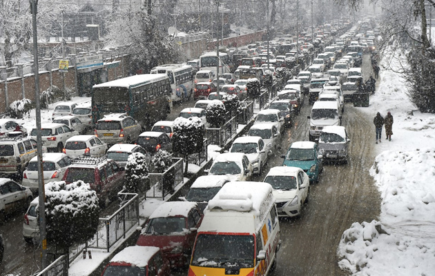 Amid Heavy Snow, 2 Found Dead Inside Stranded Vehicle On Jammu-Srinagar Highway