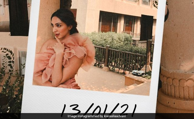 Kiara Advani Gives Us Mid-Week Style Inspiration In A Statement Ruffled Dress