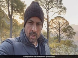 Video: पहाड़ों में दौड़ लगाने निकले रोनित रॉय, लेकिन पीछे पड़ गए कुत्ते... Video: पहाड़ों में दौड़ लगाने निकले रोनित रॉय, लेकिन पीछे पड़ गए कुत्ते...