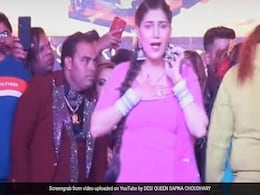 Sapna Choudhary ने हरियाणवी सॉन्ग 'अलट पलट' पर किया डांस, देखें Video Sapna Choudhary ने हरियाणवी सॉन्ग 'अलट पलट' पर किया डांस, देखें Video