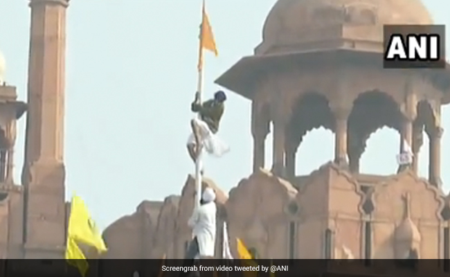 Watch: Protesting Farmers Reach Delhi's Iconic Red Fort
