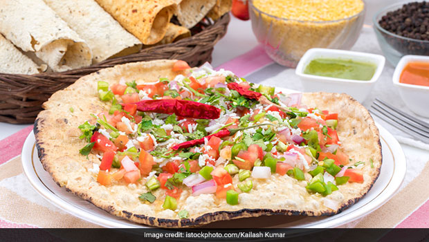 Masala Khichiya Papad Recipe: This Marwari Street-Style Papad Is A Delicious Snack To Chomp On