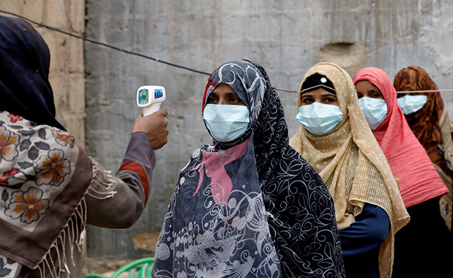 China To Gift Half Million Doses Of Sinopharm Vaccine To Pakistan