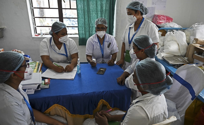 Covid-19 वैक्सीनेशन में मदद के लिए वोटर्स का डेटा सरकार को देगा चुनाव आयोग, बाद में डिलीट करने की रखी शर्त