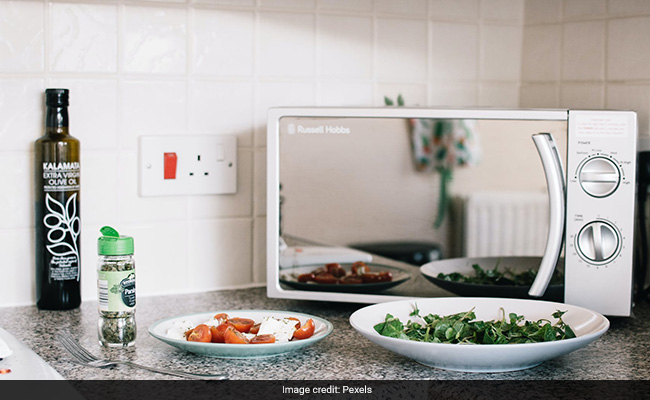 Amazon Great Republic Day Sale: Get Cooking With These Microwaves At Up To 40% Off