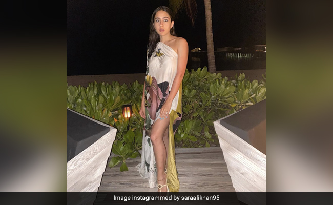 सारा अली खान मालदीव में यूं कर रही हैं एंजॉय, शेयर कीं एक से एक Photos