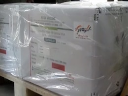 उत्तर प्रदेश: कोरोना वैक्सीन की पहली खेप मुंबई से वाराणसी पहुंची उत्तर प्रदेश: कोरोना वैक्सीन की पहली खेप मुंबई से वाराणसी पहुंची