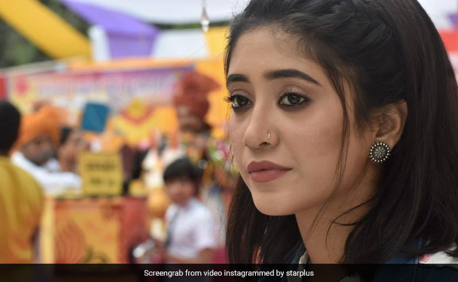Yeh Rishta Kya Kehlata Hai: सीकर हाट में सीरत को देख खुश हो गया कायरव, यूं मम्मा बोलते हुए लगा लिया गले- देखें Video