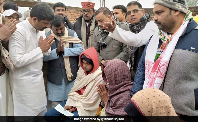 Priyanka Gandhi Vadra Gives Rs 2 Lakh To Family Of Partyman Killed In Accident