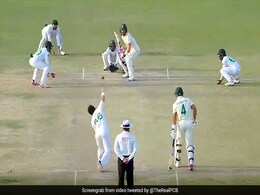 Pak Vs SA: यासिर शाह ने शातिर अंदाज में किया Out, ऐसे पिच देखने लगे फाफ डू प्लेसिस - देखें Video Pak Vs SA: यासिर शाह ने शातिर अंदाज में किया Out, ऐसे पिच देखने लगे फाफ डू प्लेसिस - देखें Video