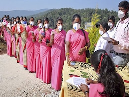 केंद्र सरकार ने राज्यों से कहा - फ्रंटलाइन वर्कर्स का फरवरी के पहले हफ्ते से टीकाकरण सुनिश्चित करें केंद्र सरकार ने राज्यों से कहा - फ्रंटलाइन वर्कर्स का फरवरी के पहले हफ्ते से टीकाकरण सुनिश्चित करें