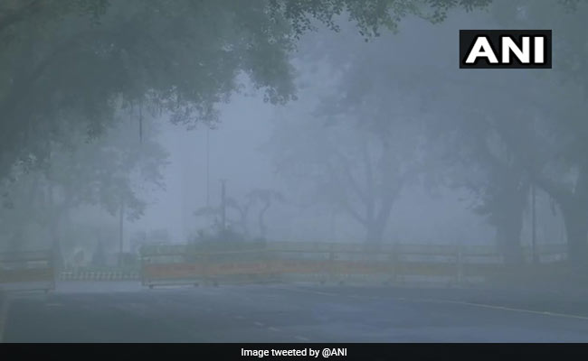 Fog Shrouds Delhi, Air Quality Remains In "Very Poor" Category