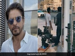 Shah Rukh Khan खतरनाक स्टंट करते दिखे,  'पठान' के सेट से Photos और Video वायरल Shah Rukh Khan खतरनाक स्टंट करते दिखे,  'पठान' के सेट से Photos और Video वायरल