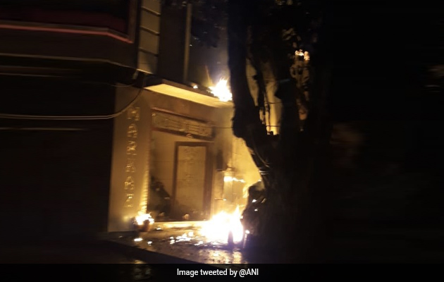 मोती नगर में हार्ले डेविडसन के शोरूम में लगी आग, कोई हताहत नहीं
