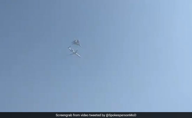 Watch: Rafale Fighter Jet In A 'Vertical Charlie' For Republic Day Parade