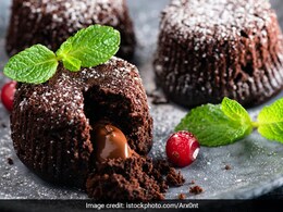 10-Minute Choco Lava Cake: This Delicious Chocolate Recipe Is Ideal To Make Over Weekend