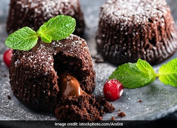10-Minute Choco Lava Cake: This Delicious Chocolate Recipe Is Ideal To Make Over Weekend 10-Minute Choco Lava Cake: This Delicious Chocolate Recipe Is Ideal To Make Over Weekend