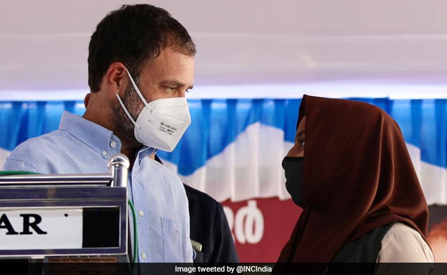 Rahul Gandhi Interacts With Girl Students In Kerala, Asks Them To Be Independent