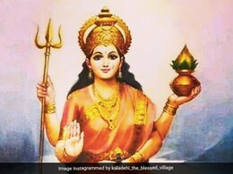 Narmada Jayanti 2025: कब है नर्मदा जयंती, जानिए इस दिन बनने वाले योग और पूजा विधि Narmada Jayanti 2025: कब है नर्मदा जयंती, जानिए इस दिन बनने वाले योग और पूजा विधि