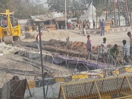 'दिल्ली चलो' मार्च : पुलिस ने सिंघू बॉर्डर पर लगाई LRAD मशीन, किसानों को कर सकती है बहरा 'दिल्ली चलो' मार्च : पुलिस ने सिंघू बॉर्डर पर लगाई LRAD मशीन, किसानों को कर सकती है बहरा