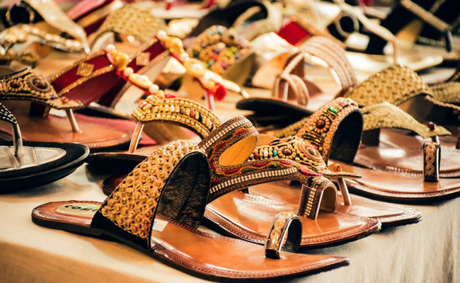 These Gorgeous Flat Sandals Will Be Stars In Your Footwear Wardrobe