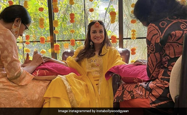 ICYMI: Trending Pics From Newlywed Dia Mirza's <i>Mehndi</i> Ceremony