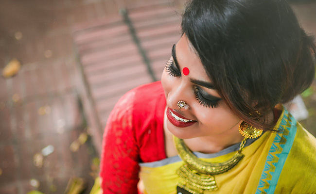 Give Your Looks An Ethnic Twist With These Stylish Nose Pins