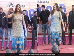 Sapna Choudhary Dance Video: 'तेरी आंख्या का यो काजल' पर सपना चौधरी ने किया डांस, देखें Video Sapna Choudhary Dance Video: 'तेरी आंख्या का यो काजल' पर सपना चौधरी ने किया डांस, देखें Video