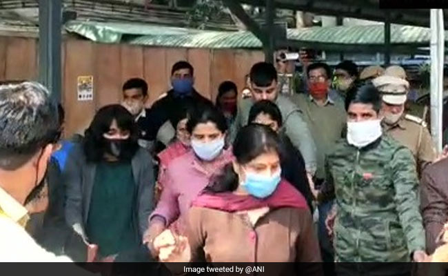 टूलकिट केस में अदालत ने द&zwj;िशा रवि को एक द&zwj;िन के लिए पुलिस कस्टडी में भेजा