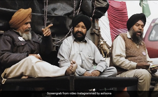 Sonakshi Sinha ने किसान आंदोलन के समर्थन में पढ़ी कविता, बोलीं- ये तुम्हें दंगे वाले लगते हैं, अरे...