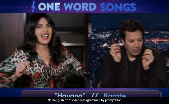 प्रियंका चोपड़ा ने पहना 1 लाख की पाजामा ड्रेस, जिमी फैलन शो में एक्ट्रेस का दिखा अलग अंदाज