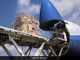 A Boeing 747 Cargo Plane Dropped Engine Parts Mid-Air A Boeing 747 Cargo Plane Dropped Engine Parts Mid-Air