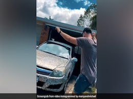 कबाड़ में पड़ी कार पर शख्स ने लगा दिए 40 हजार सिक्के, बेचने गया तो मिले इतने लाख रुपये - देखें Video कबाड़ में पड़ी कार पर शख्स ने लगा दिए 40 हजार सिक्के, बेचने गया तो मिले इतने लाख रुपये - देखें Video