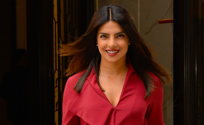 देश में कोरोना के कहर से काफी चिंतिंत हैं प्रियंका चोपड़ा, ट्वीट में लिखा- 'मेरा दिल टूट गया...'