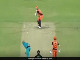 BBL 2020: मिशेल मार्श ने बैठकर मारा धुआंधार छक्का, देख गेंदबाज भी रह गया Shocked - देखें Video BBL 2020: मिशेल मार्श ने बैठकर मारा धुआंधार छक्का, देख गेंदबाज भी रह गया Shocked - देखें Video